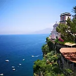 Vittoria Luxury Гостевой дом Вико-Экуенсе