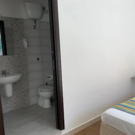 Vittoria Luxury 3* Вико-Экуенсе